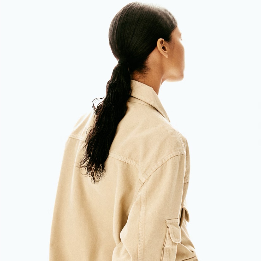 H&M Beige Utility Jacket
Brand New Size S Oversized fits like Medium/Large - Picture 3 of 6